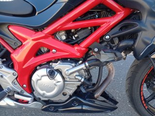 Suzuki Gladius 650  2014"