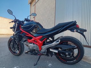 Suzuki Gladius 650  2014"
