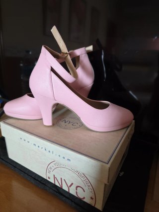 Zapatos rosas de tacón