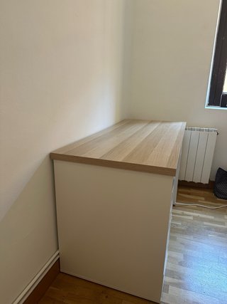 Scrivania in legno e bianco con cassetti (LAGKAPTEN)