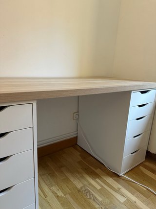 Scrivania in legno e bianco con cassetti (LAGKAPTEN)