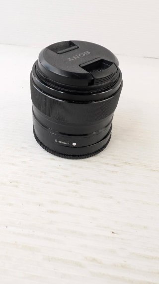 Sony SEL35F18 OSS E-mount 35mm f/1.8