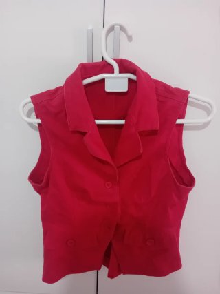 Chaleco rojo sin mangas
