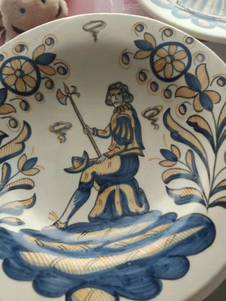 Plato decorativo cerámica pintado a mano