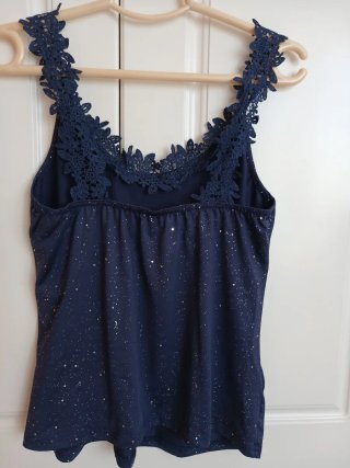 Camiseta azul con brillos talla S nueva sin etique