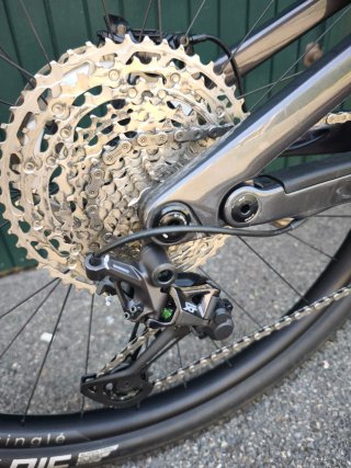 Canyon Neuron: ONfly CF 8 EBIKE