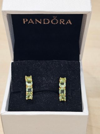 Pendientes Pandora Aro Dorado con Piedras Verdes