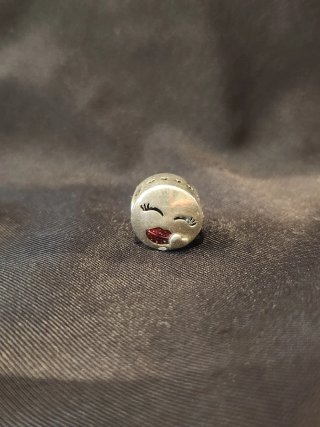 Pandora Charm Cara Sonriente Labios Rojos
