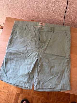 Pantalón corto hombre verde