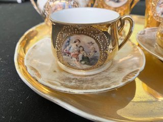 Juego de café porcelana antiguo dorado