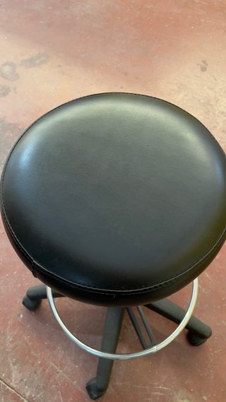 Taburete con ruedas