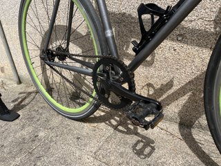 Bicicleta fixie estilo vintage con accesorios