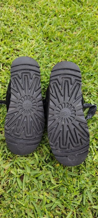 UGG Lowmel Deportivas Talla 40 Originales