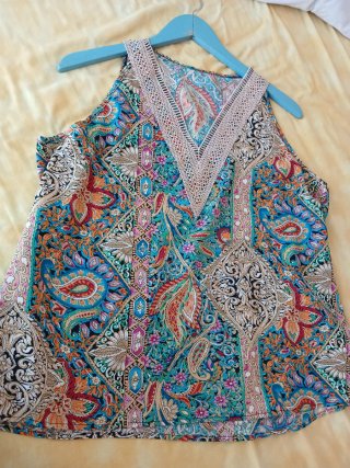 Blusa encaje talla XL multicolor nueva sin etiquet