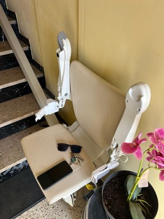 Silla salvaescaleras mecánica.