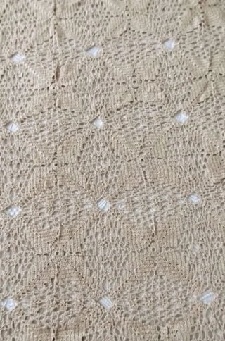 Copriletto fatto a mano beige