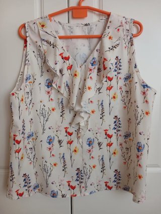 Blusa floral nueva sin etiqueta Talla XXL