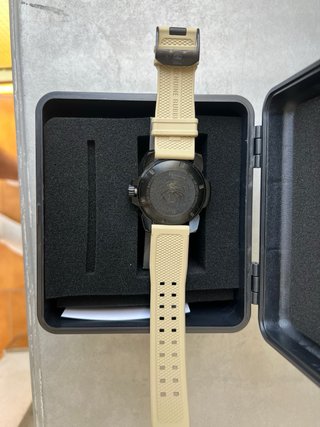 Reloj Luminox Navy SEAL Steel 3250 Beige/Negro