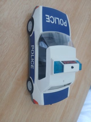 Coche de policía de playmobil