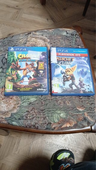 PS4 Slim Negra 1tb + 11 juegos