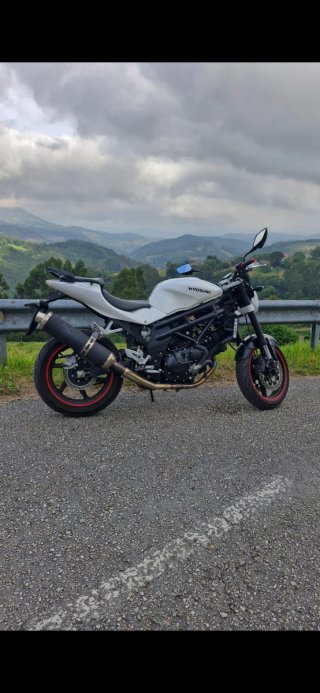 Hyosung Comet 650 Naked 2012