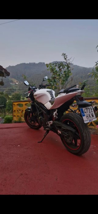 Hyosung Comet 650 Naked 2012