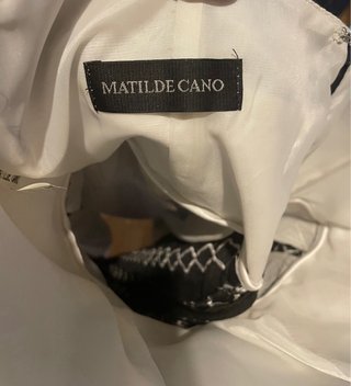 Vestido Matilde Cano Negro y Blanco y complementos