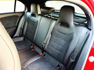 Mercedes Clase A 200 AMG LINE con PAQUETE NIGHT, TECHO SOLAR...
