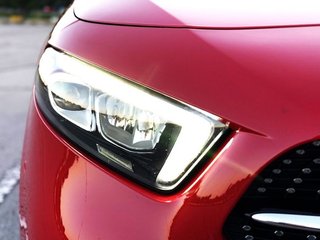 Mercedes Clase A 200 AMG LINE con PAQUETE NIGHT, TECHO SOLAR...