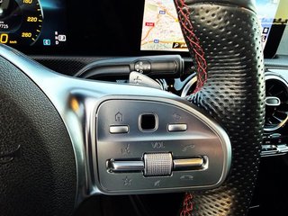 Mercedes Clase A 200 AMG LINE con PAQUETE NIGHT, TECHO SOLAR...