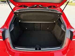 Mercedes Clase A 200 AMG LINE con PAQUETE NIGHT, TECHO SOLAR...