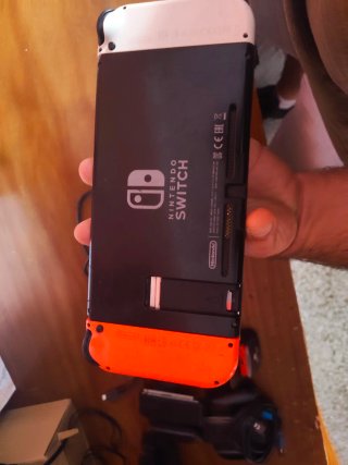 Nintendo Switch Roja y Blanca