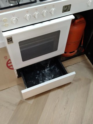 Cocina de gas butano blanca