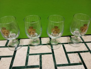 Set 4 Bicchierini con stemma dorato