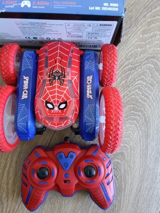 Coche Stunt RC Spider-Man Nuevo
