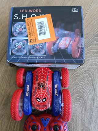 Coche Stunt RC Spider-Man Nuevo