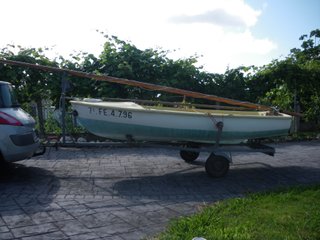 Bote de vela ligera