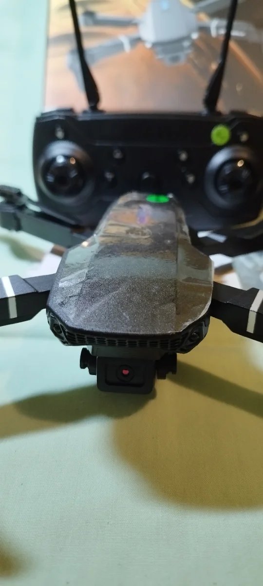Dron E88 PRO con control remoto