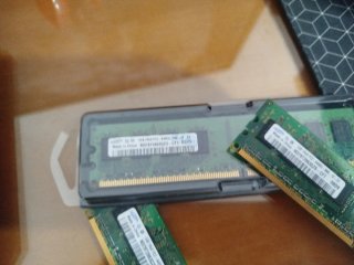 Memorias RAM DDR2 Samsung 1GB y una de 2gb