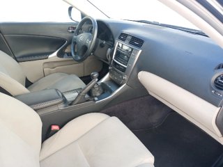 Lexus IS 2010