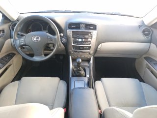 Lexus IS 2010