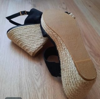 Sandalias cuña Sfera negras nuevas