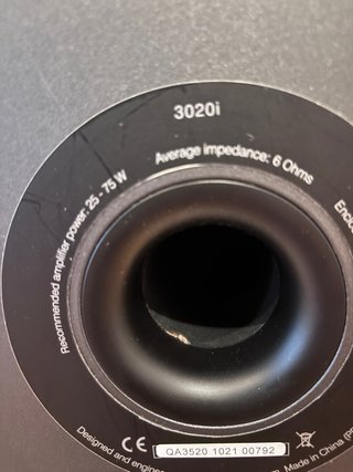 Altavoces Q Acoustics 3020i Negros con Soportes
