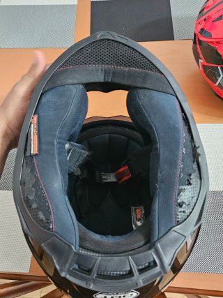 Pareja de cascos de moto