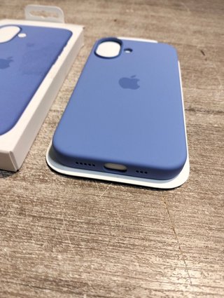 Apple Funda de silicona para iPhone 16 con MagSafe Violeta