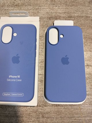 Apple Funda de silicona para iPhone 16 con MagSafe Violeta