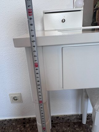 Tocador blanco con espejo y luces LED