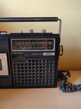 Radio Cassette Sanyo M2420-2