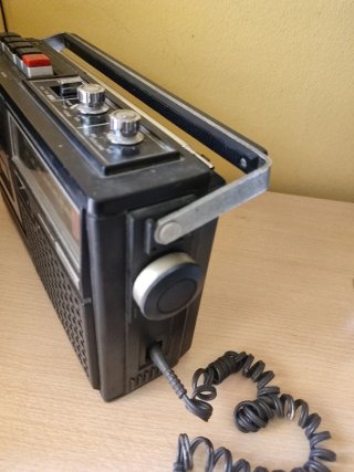 Radio Cassette Sanyo M2420-2