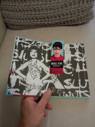 REBEL GIRL Punk feminista Riot grrl Bikini kill